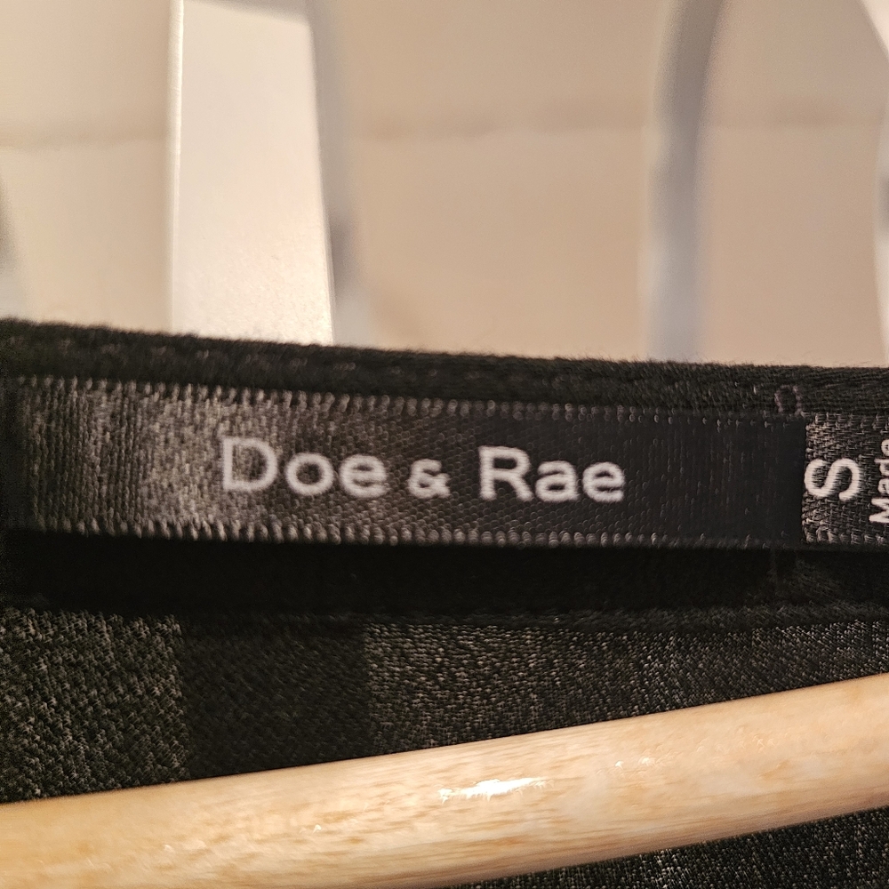 Doe & Rae Black Blouse - Picture 5 of 7